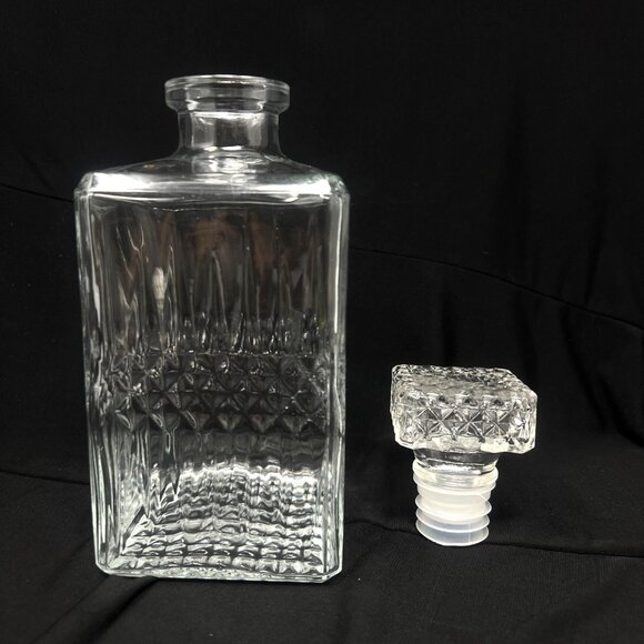 Luminarc Clear Diamond Pattern Crystal Decanter and Square Stopper - 8.75" Tall - Picture 5 of 10